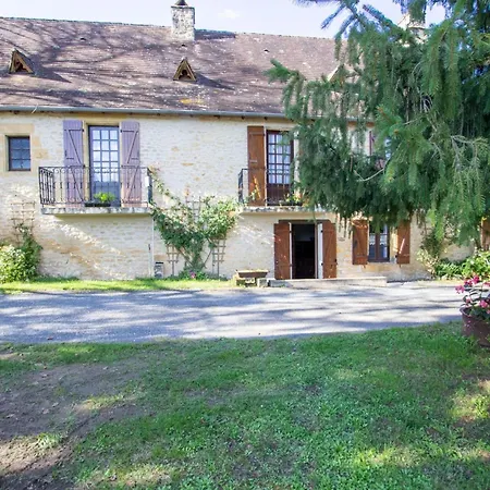 Hébergement de vacances Maison Spacieuse A Avec Piscine Privee Et Animaux Admis - Fr-1-616-218 *