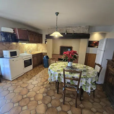 Maison Spacieuse A Avec Piscine Privee Et Animaux Admis - Fr-1-616-218 *