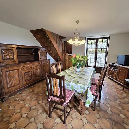 Maison Spacieuse A Avec Piscine Privee Et Animaux Admis - Fr-1-616-218 Holiday home Montignac-Lascaux
