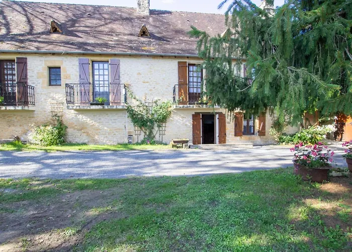 Holiday home Maison Spacieuse A Avec Piscine Privee Et Animaux Admis - Fr-1-616-218 *